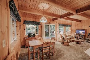 32mbr - Bbq - Pets Ok - Wood Stove - Sleeps 7 3 Bedroom Home by RedAwn