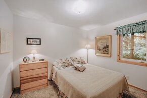 32mbr - Bbq - Pets Ok - Wood Stove - Sleeps 7 3 Bedroom Home by RedAwn