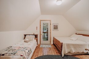 32mbr - Bbq - Pets Ok - Wood Stove - Sleeps 7 3 Bedroom Home by RedAwn