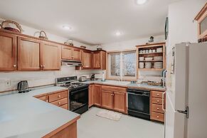 51sl - Ping Pong - Fireplace - D/w - W/d - Sleeps 8 3 Bedroom Home by 