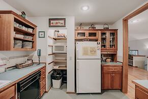 51sl - Ping Pong - Fireplace - D/w - W/d - Sleeps 8 3 Bedroom Home by 