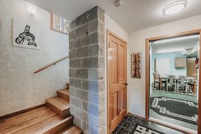 51sl - Ping Pong - Fireplace - D/w - W/d - Sleeps 8 3 Bedroom Home by 