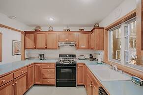 51sl - Ping Pong - Fireplace - D/w - W/d - Sleeps 8 3 Bedroom Home by 