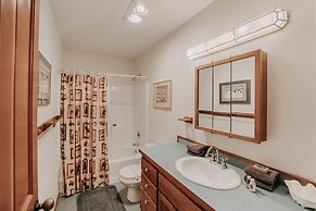 51sl - Ping Pong - Fireplace - D/w - W/d - Sleeps 8 3 Bedroom Home by 