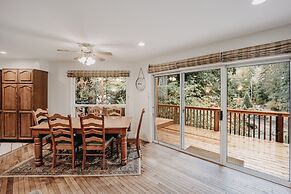 13sl - Hot Tub - Pets Ok - Wifi - Sleeps 8 2 Bedroom Home by RedAwning