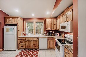 34sl - Hot Tub - Bbq - Ping Pong Table - Sleeps 8 3 Bedroom Home by Re