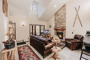 89gs - Hot Tub - Pets Ok - Wifi - Sleeps 4 1 Bedroom Home by RedAwning