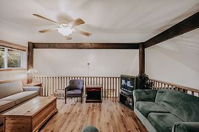 03mbh -12-bdrm - 3.5-bath - Wifi - Pets Ok - Sleeps 26 12 Bedroom Home