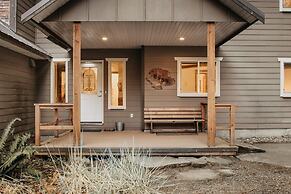 03mbh -12-bdrm - 3.5-bath - Wifi - Pets Ok - Sleeps 26 12 Bedroom Home