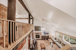 03mbh -12-bdrm - 3.5-bath - Wifi - Pets Ok - Sleeps 26 12 Bedroom Home