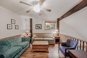 03mbh -12-bdrm - 3.5-bath - Wifi - Pets Ok - Sleeps 26 12 Bedroom Home