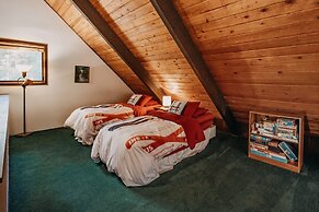 98sl - Hot Tub - Bbq - Pets Ok - Wifi - Sleeps 6 2 Bedroom Home by Red