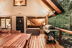 98sl - Hot Tub - Bbq - Pets Ok - Wifi - Sleeps 6 2 Bedroom Home by Red