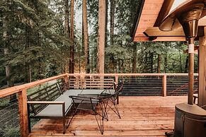 98sl - Hot Tub - Bbq - Pets Ok - Wifi - Sleeps 6 2 Bedroom Home by Red