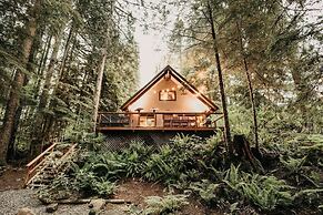 98sl - Hot Tub - Bbq - Pets Ok - Wifi - Sleeps 6 2 Bedroom Home by Red