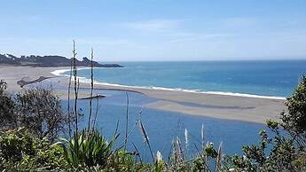 Surf Watch 3 Bedroom Home by RedAwning