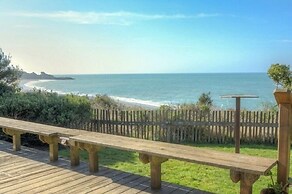 Surf Watch 3 Bedroom Home by RedAwning