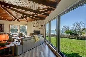 Surf Watch 3 Bedroom Home by RedAwning