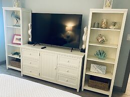 Gulf Tower 8b 2 Bedroom Condo by RedAwning