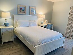 Gulf Tower 8b 2 Bedroom Condo by RedAwning