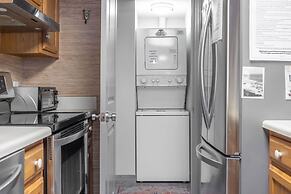 Gulf Tower 8b 2 Bedroom Condo by RedAwning