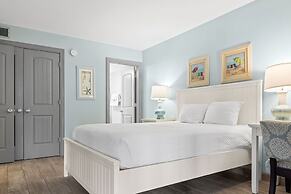 Gulf Tower 8b 2 Bedroom Condo by RedAwning