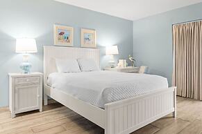 Gulf Tower 8b 2 Bedroom Condo by RedAwning