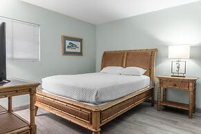 Gulf Tower 8b 2 Bedroom Condo by RedAwning