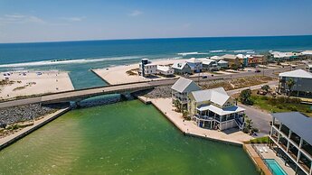 The Pelican 4 Bedroom Home by RedAwning