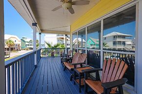 The Pelican 4 Bedroom Home by RedAwning