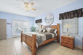 The Pelican 4 Bedroom Home by RedAwning