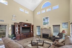 The Pelican 4 Bedroom Home by RedAwning