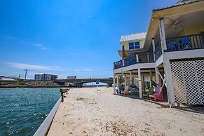 The Pelican 4 Bedroom Home by RedAwning