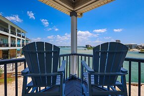 The Pelican 4 Bedroom Home by RedAwning