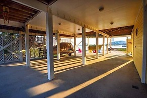 The Pelican 4 Bedroom Home by RedAwning