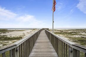 Beach Club Cottage 20 by ALBVR