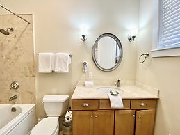 Beach Club Cottage 20 by ALBVR