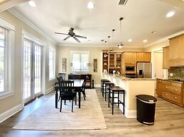 Beach Club Cottage 20 by ALBVR