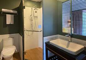 Bangsaen Heritage Hotel