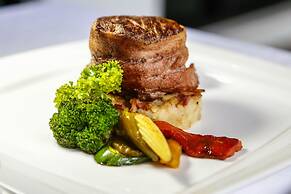 Bangsaen Heritage Hotel