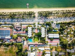 Bangsaen Heritage Hotel