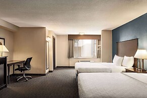 AmericInn by Wyndham La Crosse Riverfront-Conference Center