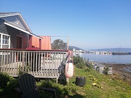 Beautiful Seaside Cottage