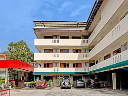 OYO 1699 Verona Residence