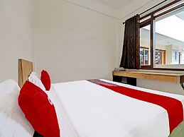 OYO 1699 Verona Residence