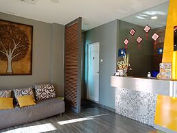 Lemon8 Hotel Apartment