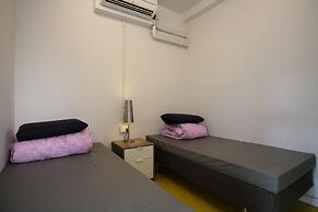 Hong Kong Island YHA Jockey Club Mt. Davis Youth Hostel
