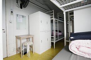 Hong Kong Island YHA Jockey Club Mt. Davis Youth Hostel