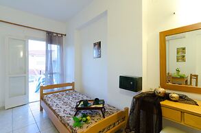 Aglaia Apartments & Studios