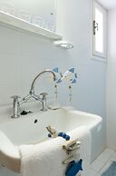 Aglaia Apartments & Studios